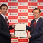 韓鶴子総裁が赤十字社に４０００万円を寄付